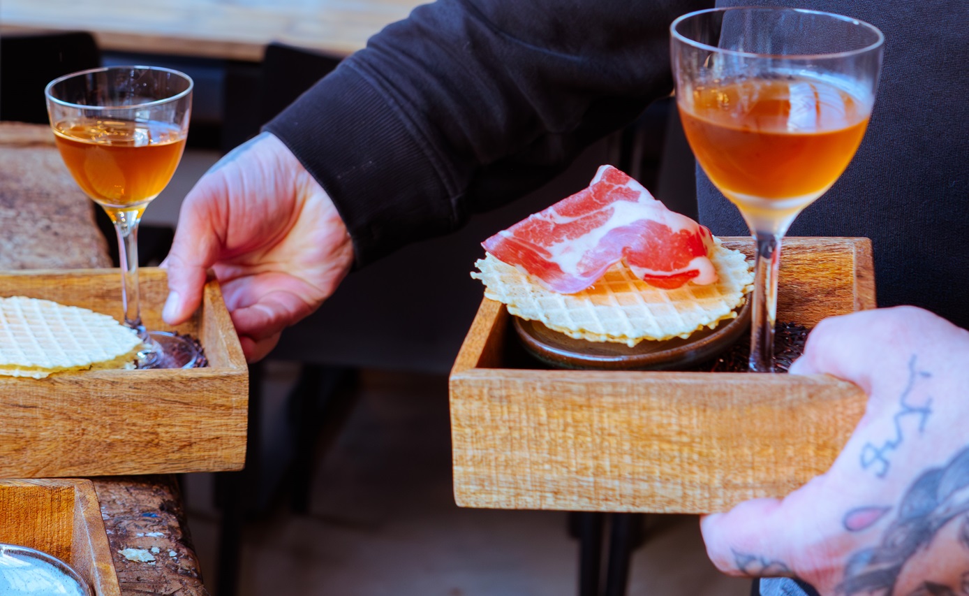 Aperitif und Snack bei einem Kochkurs in unserer Kochschule in Hamburg, im Trend Lab Loft Ottensen Aperitif und Snack bei einem Kochkurs in unserer Kochschule in Hamburg, im Trend Lab Loft Ottensen